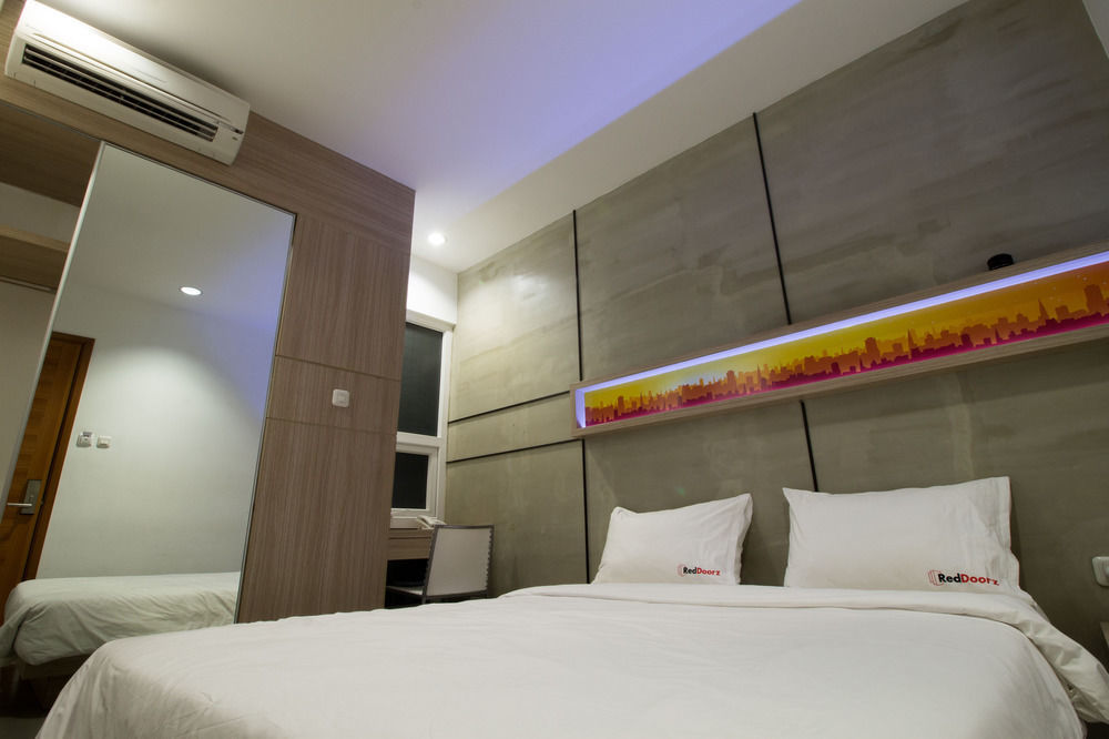Reddoorz Plus @ Setiabudi Eight Jakarta Extérieur photo