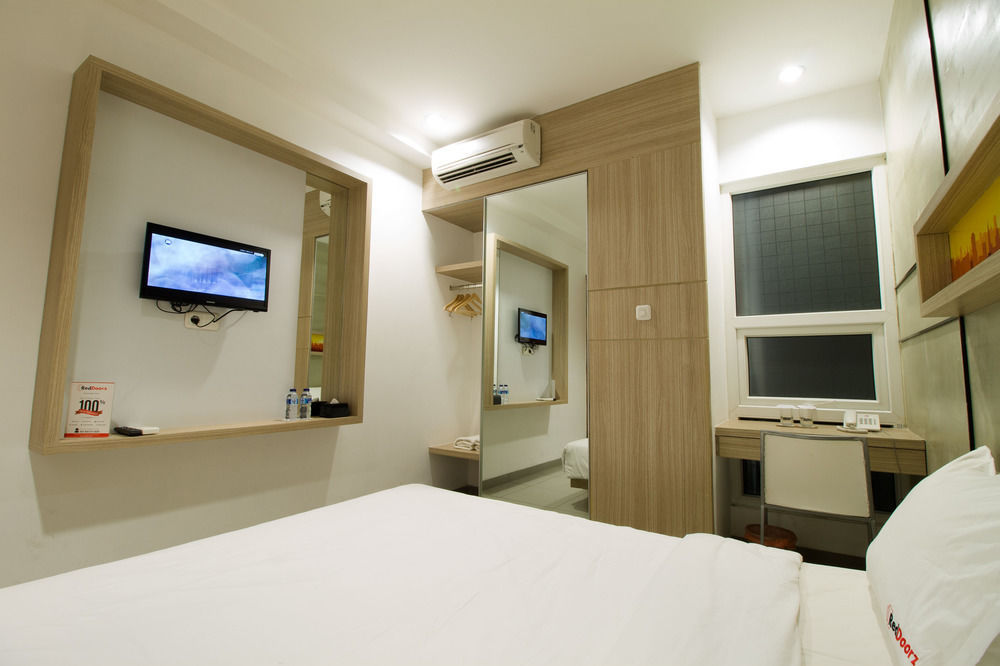 Reddoorz Plus @ Setiabudi Eight Jakarta Extérieur photo