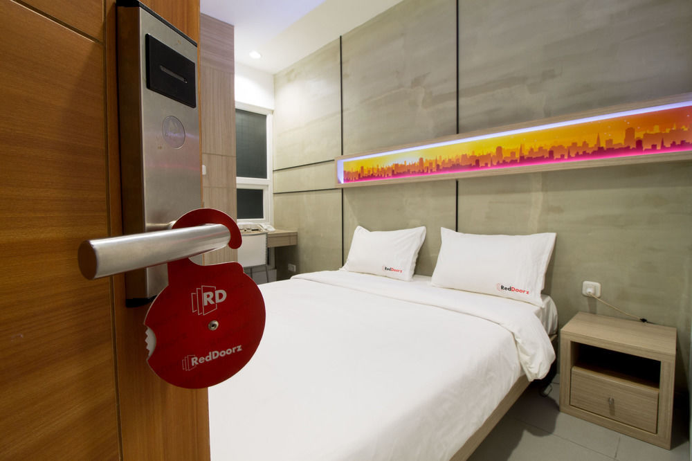 Reddoorz Plus @ Setiabudi Eight Jakarta Extérieur photo
