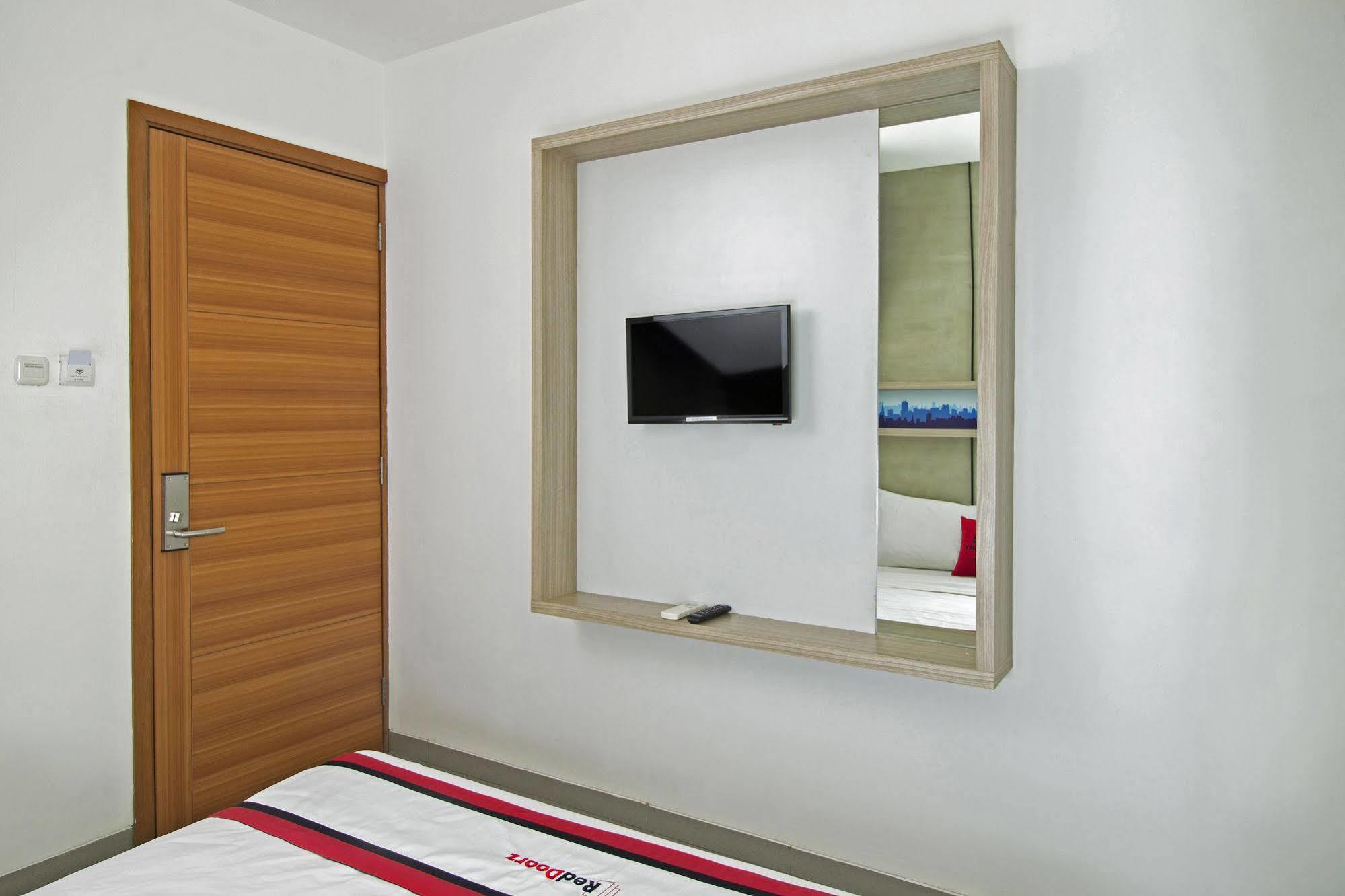 Reddoorz Plus @ Setiabudi Eight Jakarta Extérieur photo