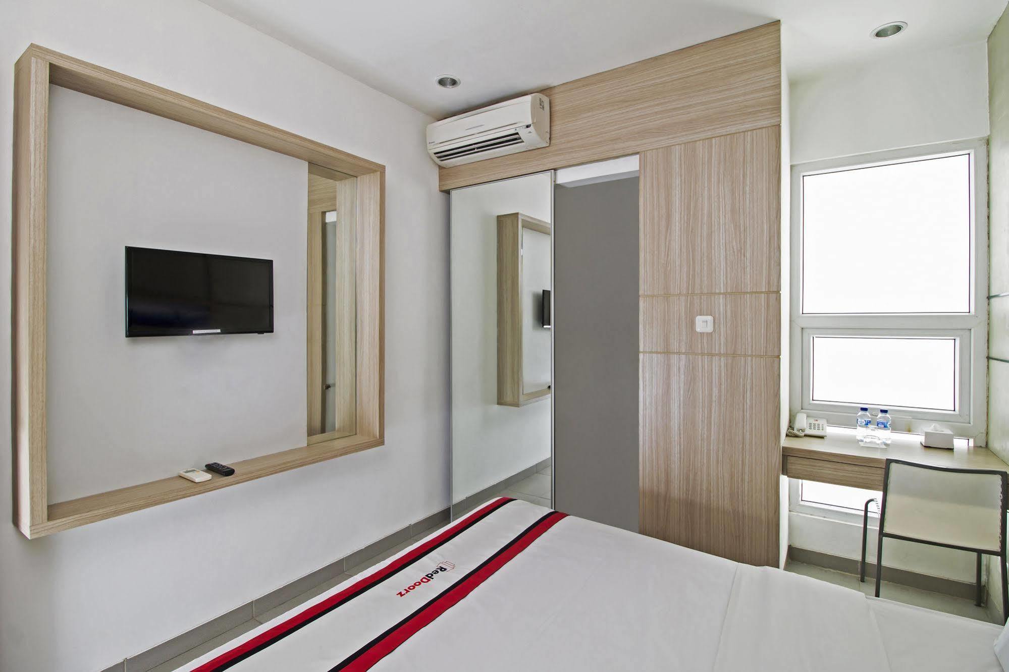 Reddoorz Plus @ Setiabudi Eight Jakarta Extérieur photo